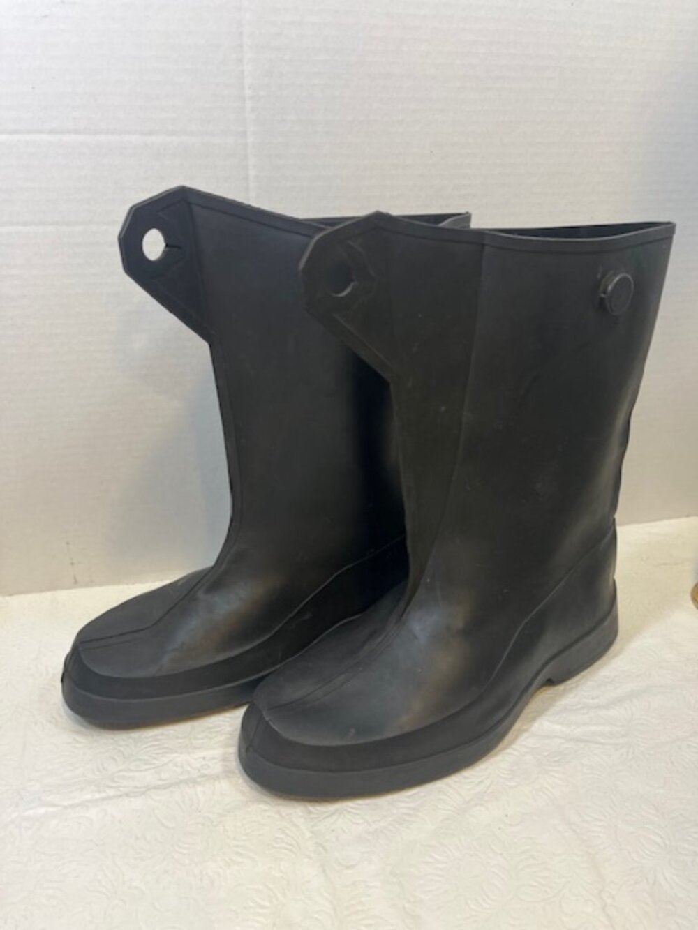 VTG Pair of Tingley 10-Inch Black Rubber Work Overshoes Button Mid Calf Boot Med